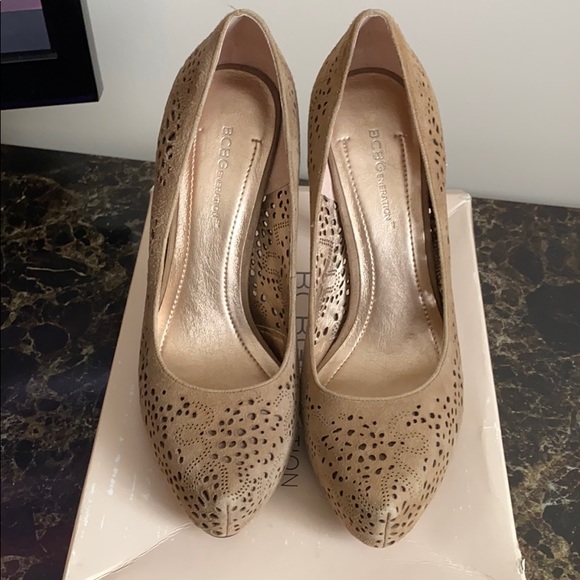 BCBGeneration Nude Suede Heels Size 7 - Picture 4 of 5